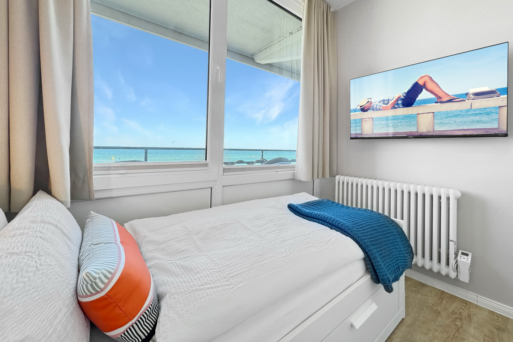 Kinderzimmer mit Meeresblick und Smart-TV inder Ferienwohnung Meeresbrise in Heiligenhafen