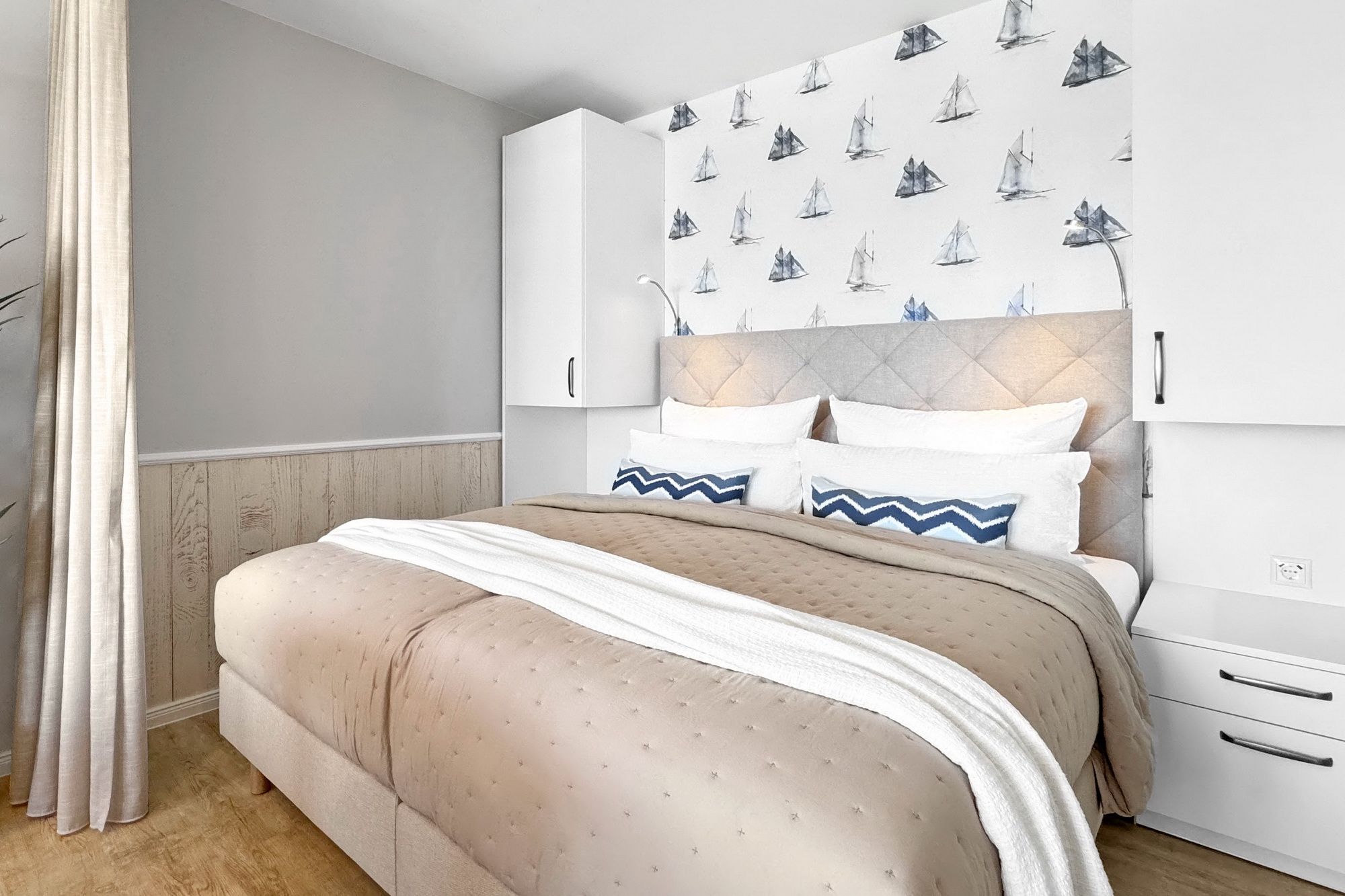 hochwertiges Boxspringbett in Hotelqualität in der Ferienwohnung Meeresbrise in Heiligenhafen