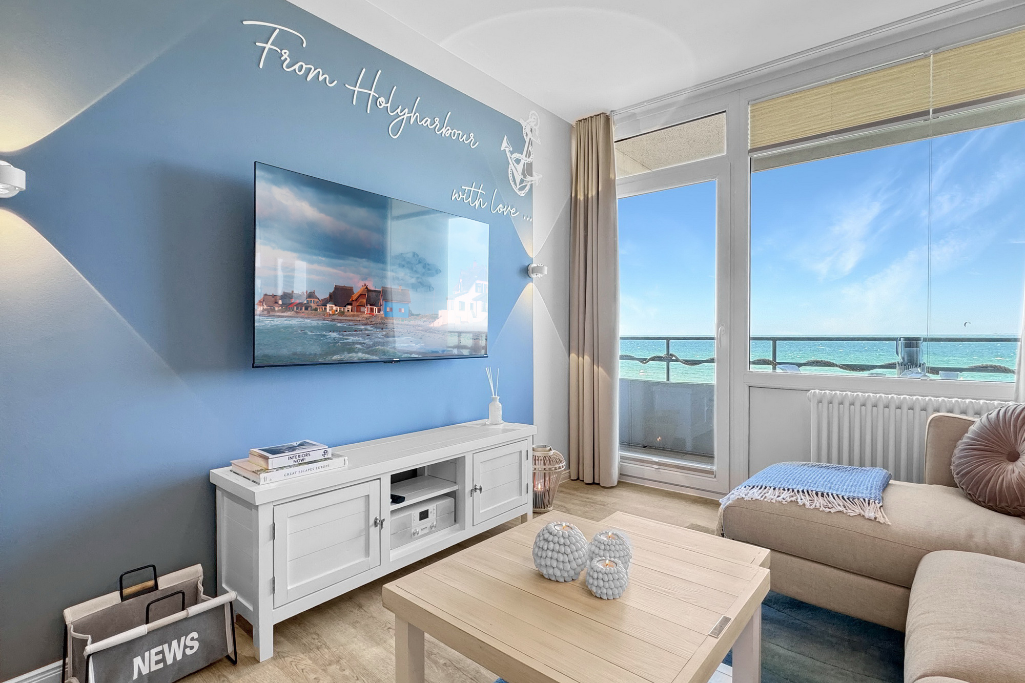 hochwertig eingerichteter Wohnbereich der Ferienwohnung Meeresbrise in Heiligenhafen