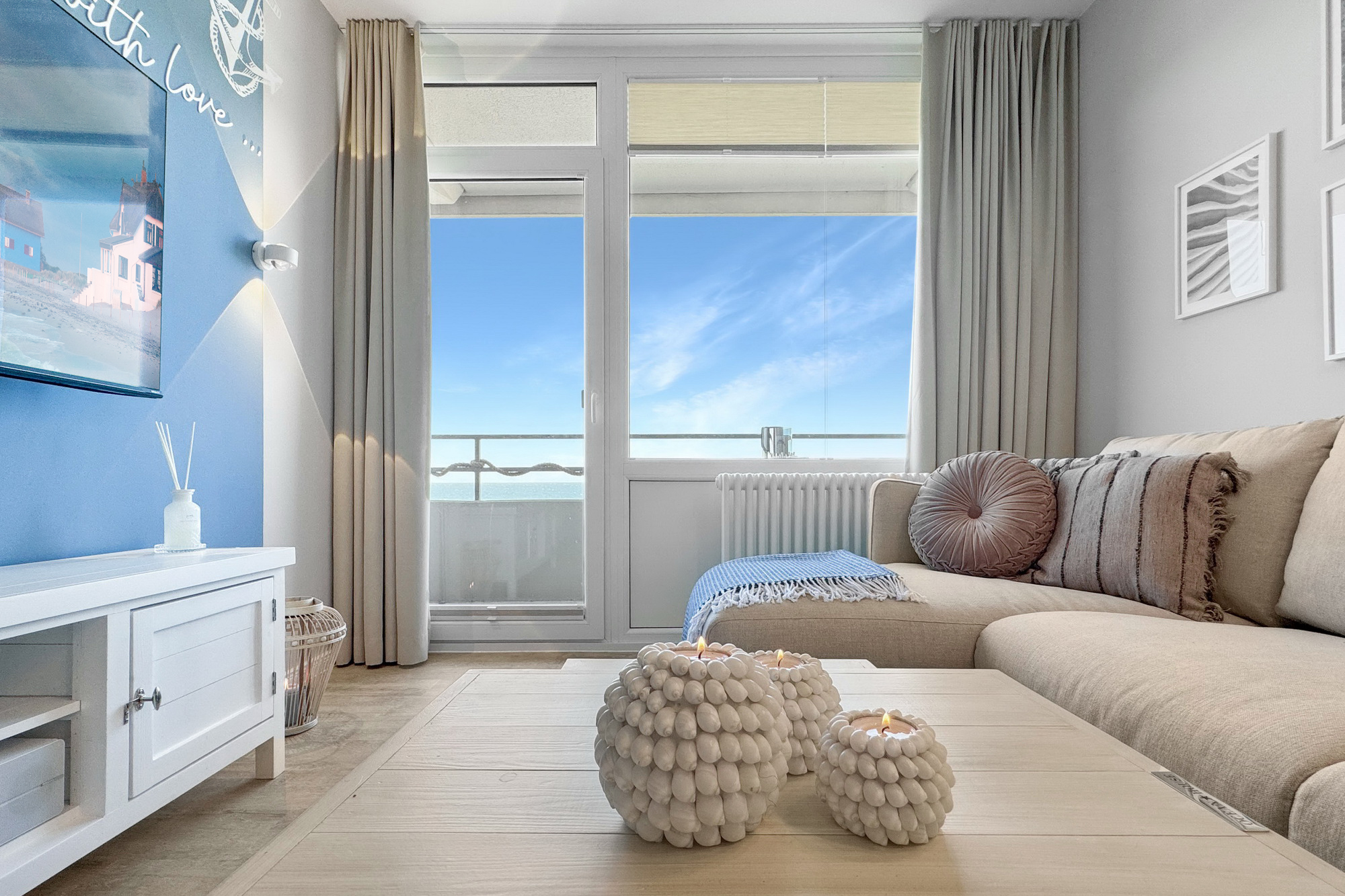 Detailansicht Couchtisch in der Ferienwohnung Meeresbrise in Heiligenhafen